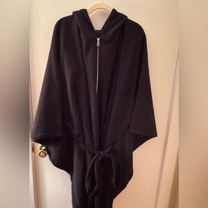 Susan Graver Hooded Poncho Weekend Fleece w/Fringe Black 4X NWOT